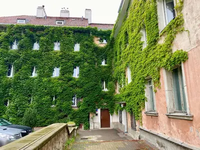 Budynek, w którym mieści się apartament