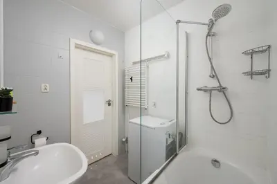 Łazienka w obiekcie Praga Łukowska Comfort Apartment by BookingHost