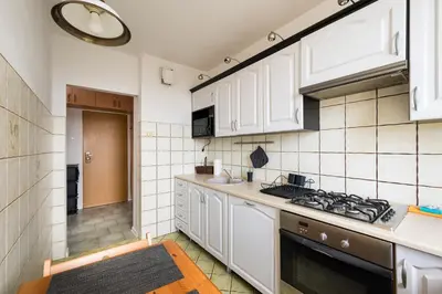 Kuchnia lub aneks kuchenny w obiekcie Praga Łukowska Comfort Apartment by BookingHost