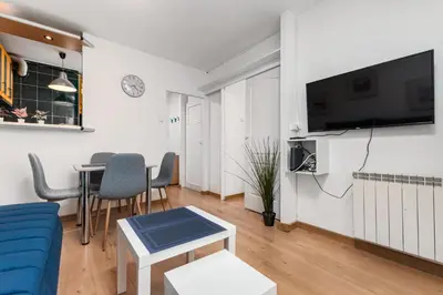Telewizja i/lub zestaw kina domowego w obiekcie Marszałkowska 111A by Homeprime