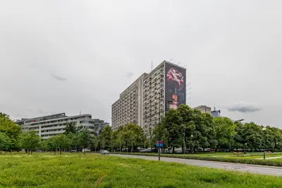Budynek, w którym mieści się apartament