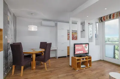 Telewizja i/lub zestaw kina domowego w obiekcie Gierymskiego 2 by NYX Apart
