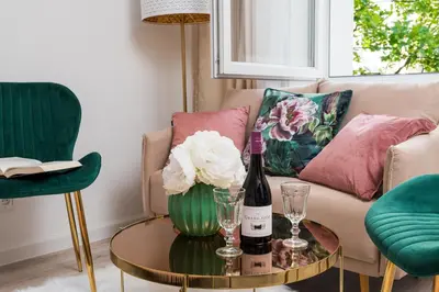Część wypoczynkowa w obiekcie Sublime Studio Hoża 58 in upscale central neighbourhood, discover Warsaw on foot