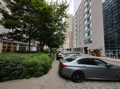 Budynek, w którym mieści się apartament