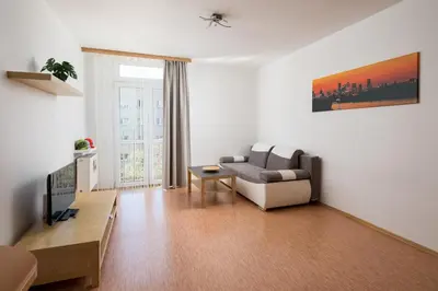 Telewizja i/lub zestaw kina domowego w obiekcie Ochota Geodetów Standard Studio by BookingHost