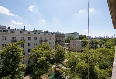 Budynek, w którym mieści się apartament