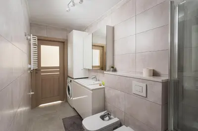 Łazienka w obiekcie Wawrzyszewska 2-Bedroom Apartment by BookingHost
