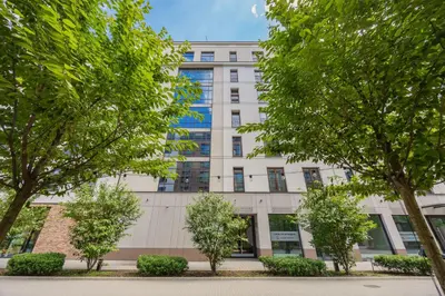 Budynek, w którym mieści się apartament