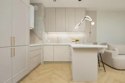 Kuchnia lub aneks kuchenny w obiekcie Żupnicza Elegant Apartment with Balcony Warsaw by Noclegi Renters