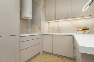 Kuchnia lub aneks kuchenny w obiekcie Żupnicza Elegant Apartment with Balcony Warsaw by Noclegi Renters