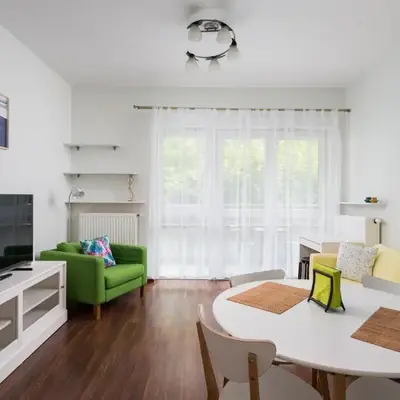 Aleja Krakowska Homely Apartment by BookingHost