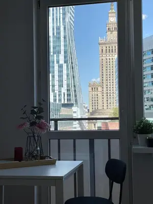 Widok na miasto Warszawa z tego apartamentu