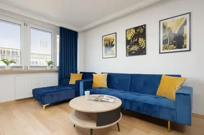Część wypoczynkowa w obiekcie Beautiful Apartment with Balcony in Heart of Warsaw by Noclegi Renters