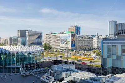 Widok na miasto Warszawa z tego apartamentu