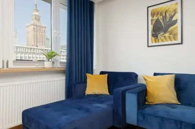 Część wypoczynkowa w obiekcie Beautiful Apartment with Balcony in Heart of Warsaw by Noclegi Renters