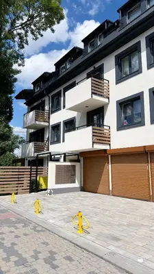 Budynek, w którym mieści się apartament