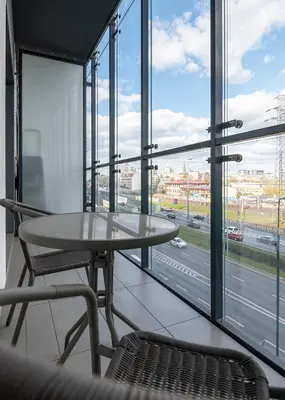 Balkon lub taras w obiekcie RentPlanet - Bliska Wola