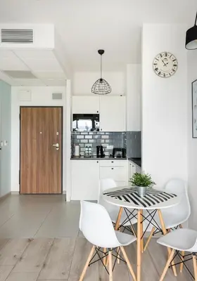 Kuchnia lub aneks kuchenny w obiekcie Prymasa Tysiąclecia Comfort Apartment by BookingHost