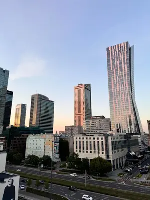 Widok na miasto Warszawa z tego apartamentu