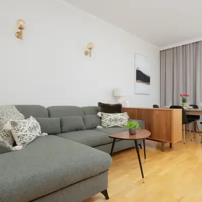 Spacious Filtry Apartment near Pola Mokotowskie by Noclegi Renters