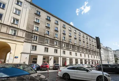 Budynek, w którym mieści się apartament