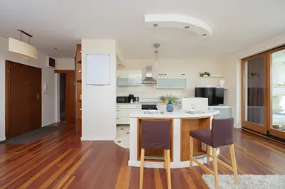 Kuchnia lub aneks kuchenny w obiekcie Cozy Apartment with Terrace Room near Warszawa Zachodnia by Noclegi Renters