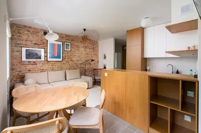 Kuchnia lub aneks kuchenny w obiekcie Metro Racławicka Loft Apartment by BookingHost