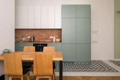 Kuchnia lub aneks kuchenny w obiekcie Wilcza City Centre Deluxe Apartment by BookingHost