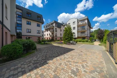 Budynek, w którym mieści się apartament
