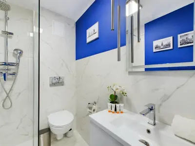 Łazienka w obiekcie Unique Studio for 2 people Wilanowska in Warsaw by Noclegi Renters