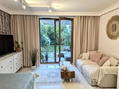 Telewizja i/lub zestaw kina domowego w obiekcie Botanical Escape Warsaw
