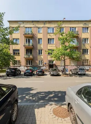 Budynek, w którym mieści się apartament