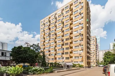 Budynek, w którym mieści się apartament
