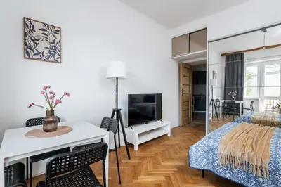 Telewizja i/lub zestaw kina domowego w obiekcie SuperApart Tarchomińska apt 20 - Studio z Wi-Fi