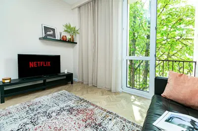 Telewizja i/lub zestaw kina domowego w obiekcie Koszykowa 3 - Better Rental
