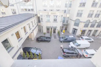 Budynek, w którym mieści się apartament