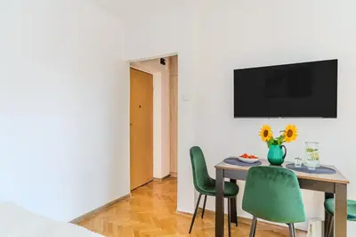 Telewizja i/lub zestaw kina domowego w obiekcie ShortStayPoland Jana Krysta B166