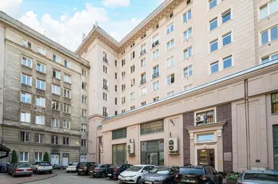 Budynek, w którym mieści się apartament