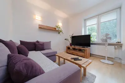 Telewizja i/lub zestaw kina domowego w obiekcie Komitetu Obrony Robotników 46 by Homeprime