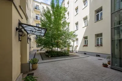 Budynek, w którym mieści się apartament