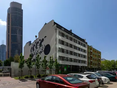 Budynek, w którym mieści się apartament