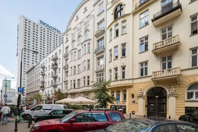 Budynek, w którym mieści się apartament