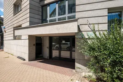 Budynek, w którym mieści się apartament