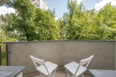 Balkon lub taras w obiekcie Solec Powiśle Pleasant Apartment by BookingHost