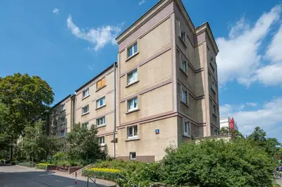 Budynek, w którym mieści się apartament