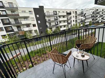 Balkon lub taras w obiekcie Apartament Nova Ochota, Tennis court, Train & Bus nearby