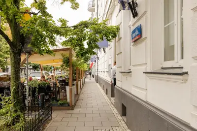 Budynek, w którym mieści się apartament
