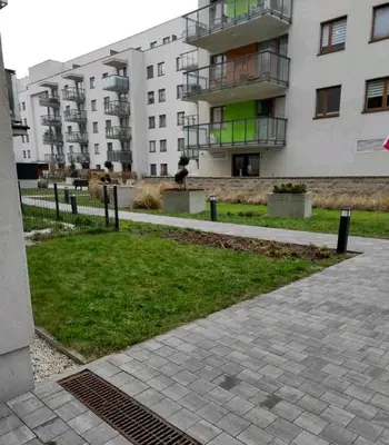 Ogród w obiekcie Mieszkanie, Bemowo, Lazurowa