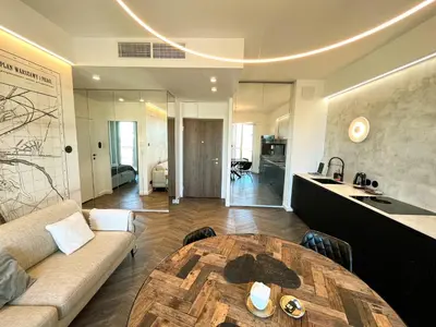 Kuchnia lub aneks kuchenny w obiekcie Panorama Wiev 17Th floor Kasprzaka 29 By Perfect Apart