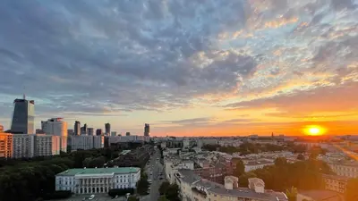 Wschód lub zachód słońca widziany z tego apartamentu